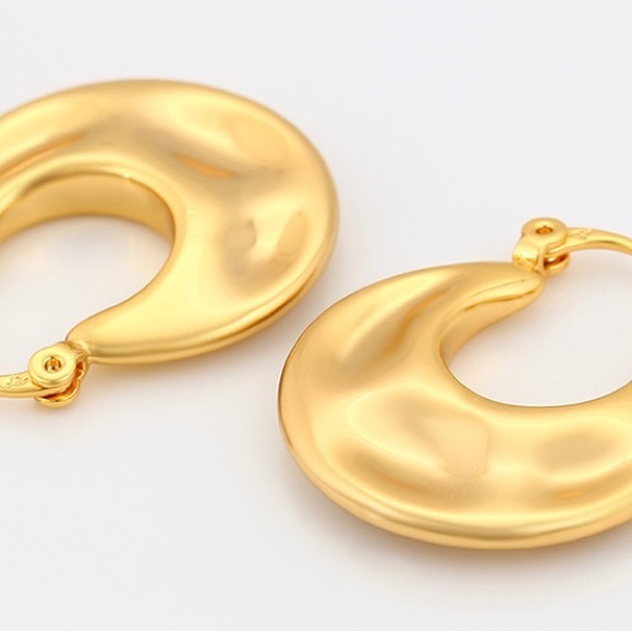 Tiny Dainty Dimpled 24k GF Hoops Earrings 1” 26mm Gift Packaged Quick Ship - Picture 5 of 5